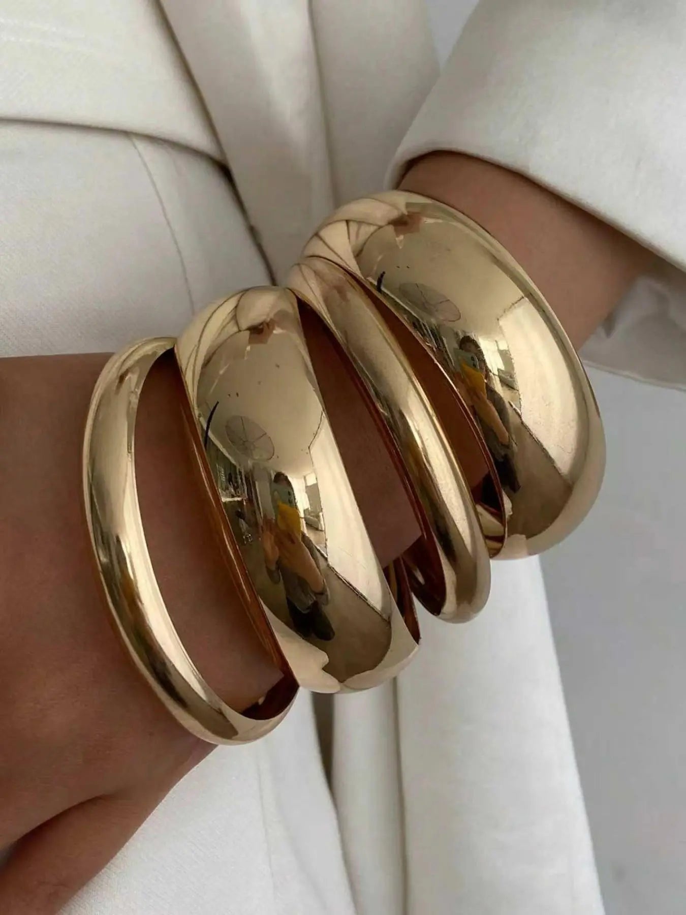 Vintage Resin Acrylic 4 Piece Bangles Set