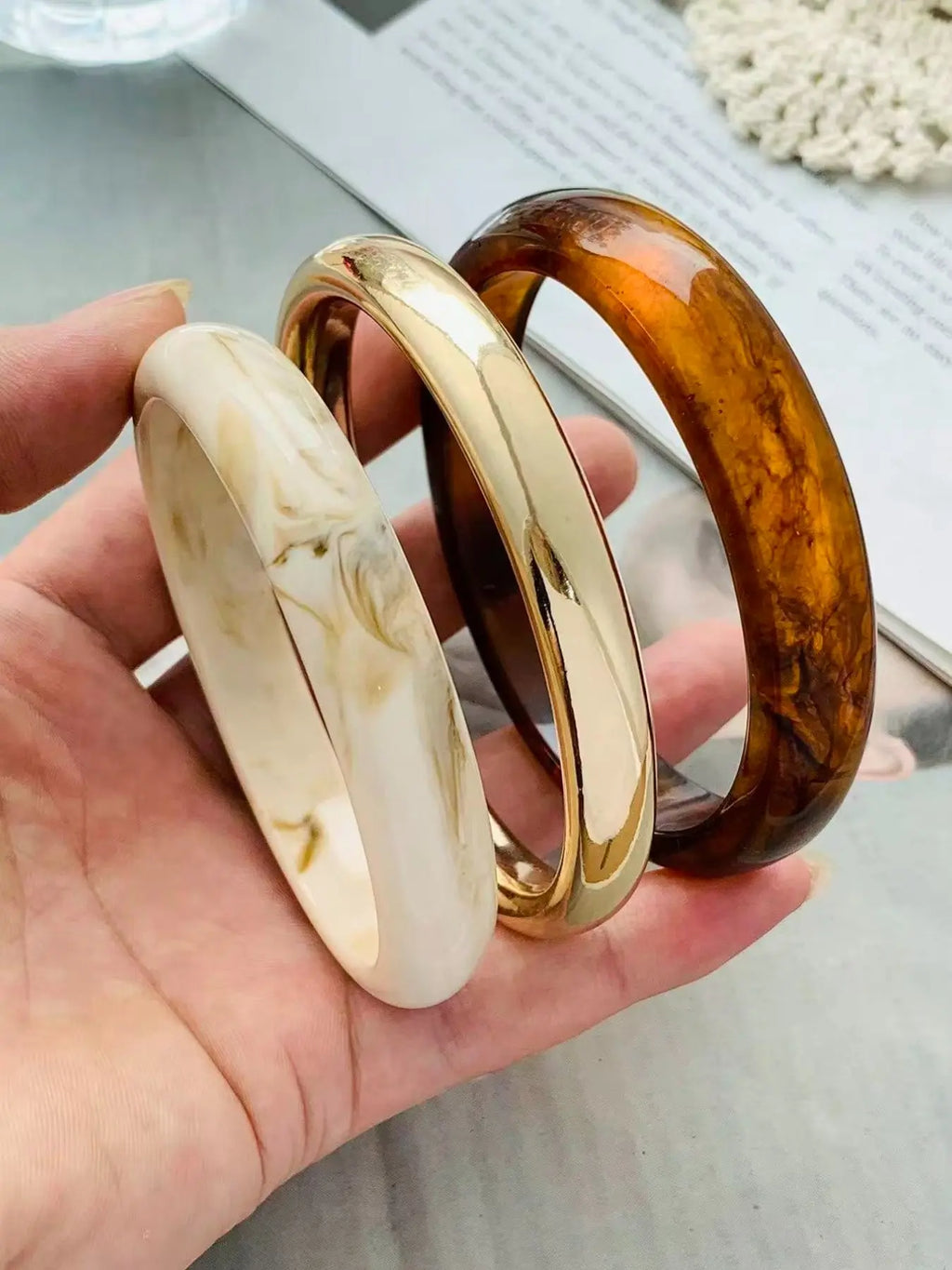 Vintage Resin Acrylic 4 Piece Bangles Set